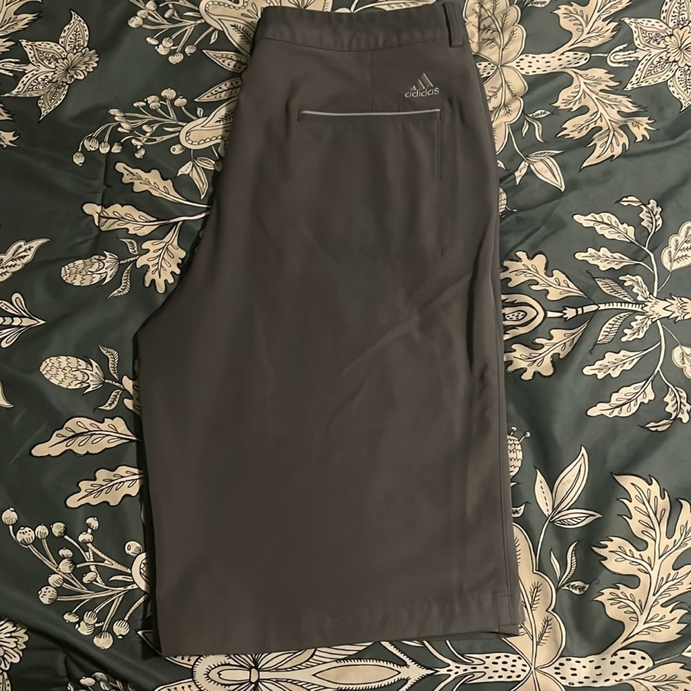 Men’s Adidas Gray golf shorts with piping- climacool. Size 34